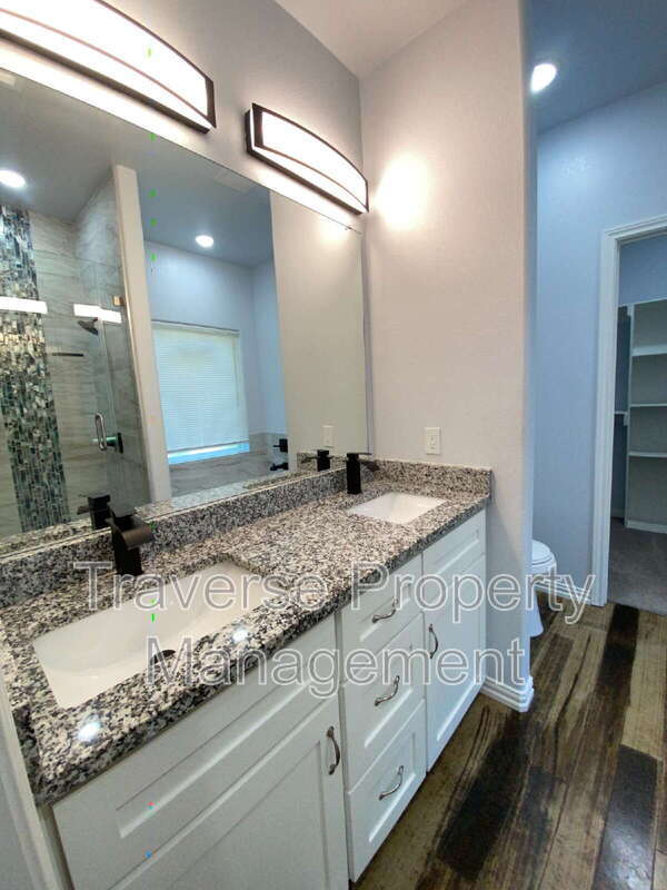 Building Photo - 5408 Fernander Dr