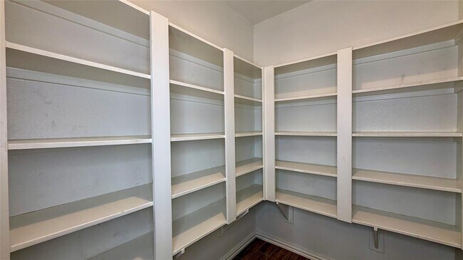 Building Photo - 13018 Hydeland Dr