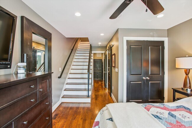 Building Photo - 2 BED PLUS DEN!!! * Fully Furnished and Fa...