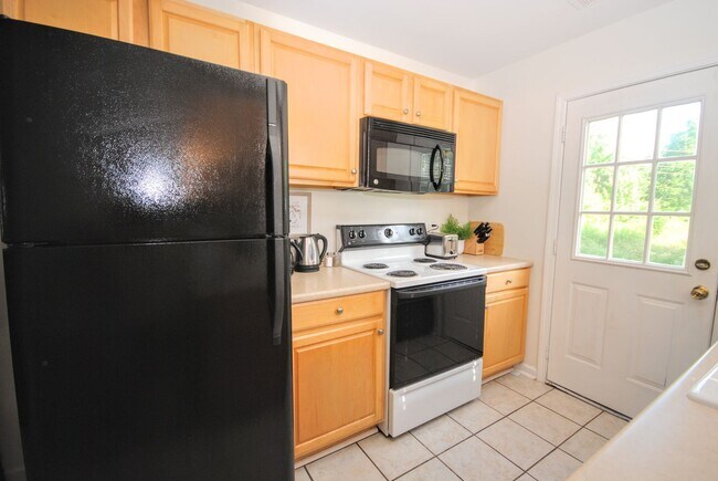 Building Photo - 707 Bagwell Ct