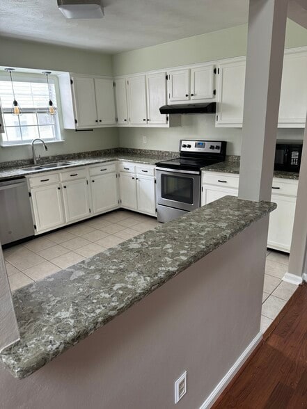 Building Photo - 1848 Gershwin Dr