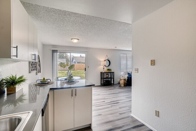 Building Photo - Rental Home in Auburn