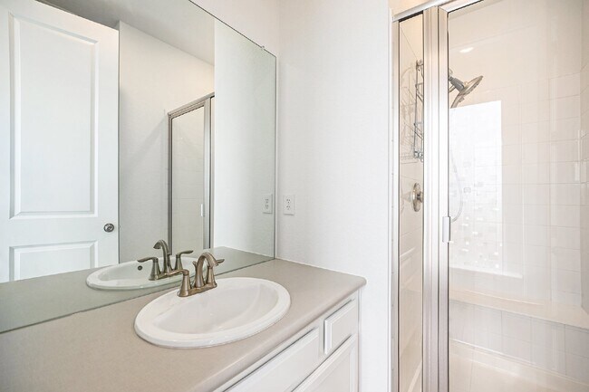 Building Photo - "Spacious 4-Bedroom Duplex Oasis with 3 Full Baths in Erie, CO - Your Perfect Home Awaits!"