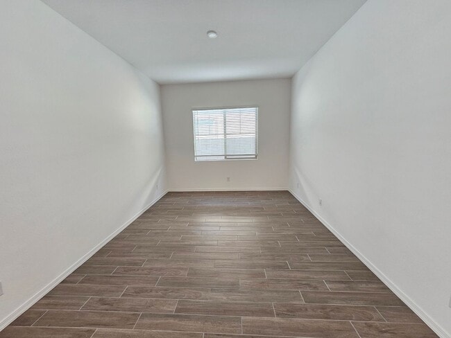 Building Photo - Wonderful new build with family fun amenities