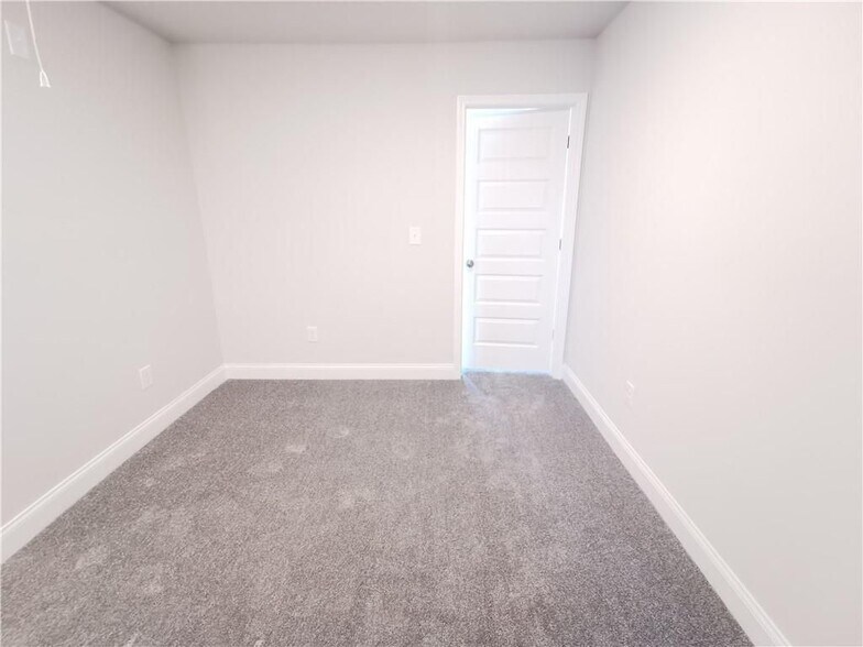 Building Photo - 3855 Brookburn Pk