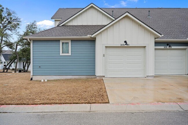 Building Photo - 305 Bolivar Wy