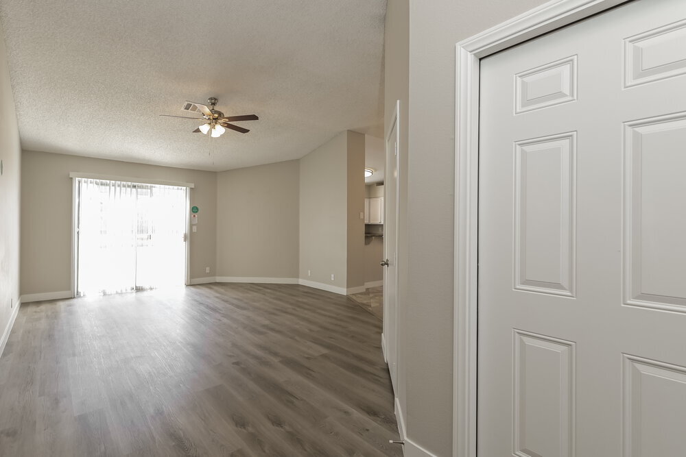 Building Photo - 934 Wagon Train Dr