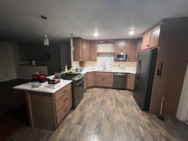 Building Photo - 303 Melody Ln