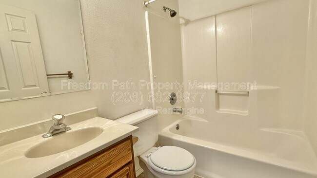 Building Photo - 801 N Brigger St