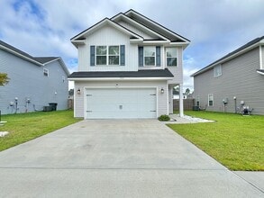 Building Photo - AVAILABLE SEPTEMBER 2025 [PET FRIENDLY]