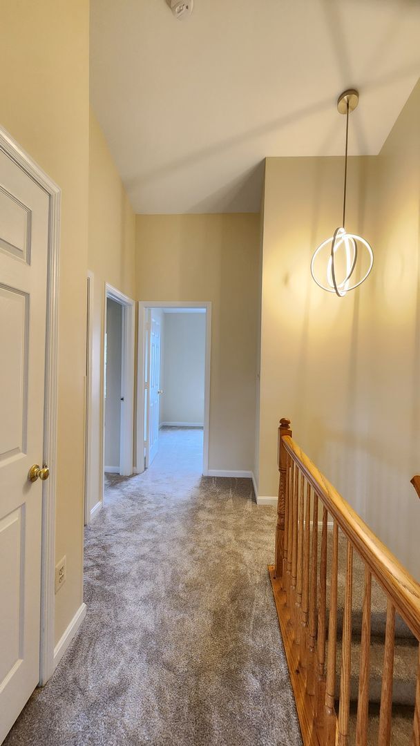 Building Photo - Kingstowne Townhome with Deck and Fenced Yard