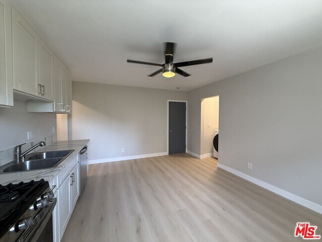 Building Photo - 1505 Cochran Ave