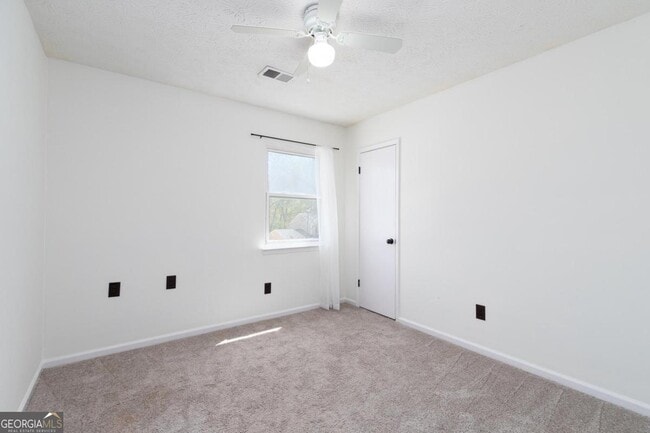 Building Photo - 4091 E Meadow Dr