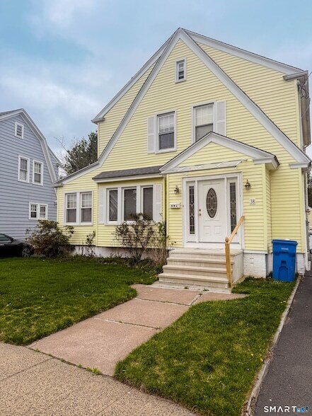 Building Photo - 38 Grandview Ave