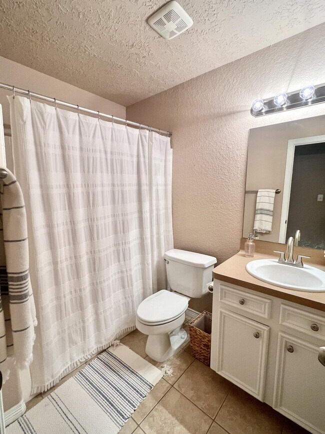 Building Photo - 4344 Spring Garden Dr