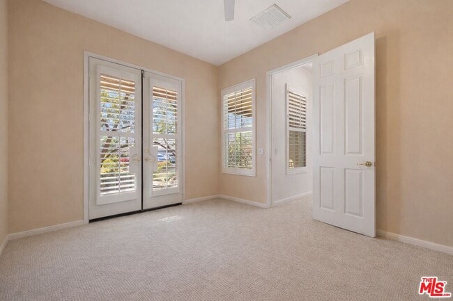 Building Photo - 37 Shoreline Dr