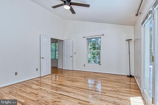 Building Photo - 9400 Van Arsdale Dr
