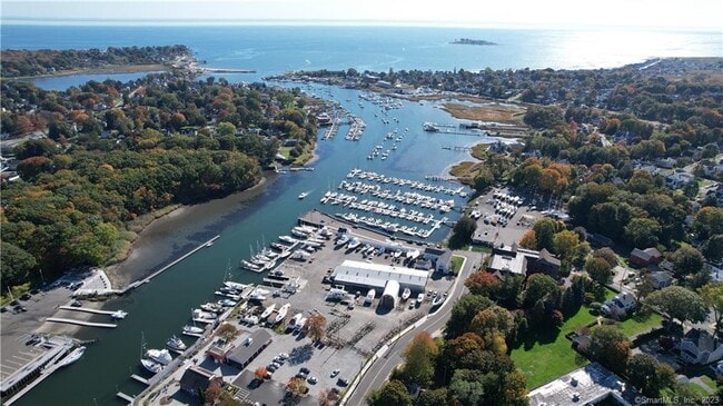 Building Photo - 83 Buckingham Ave