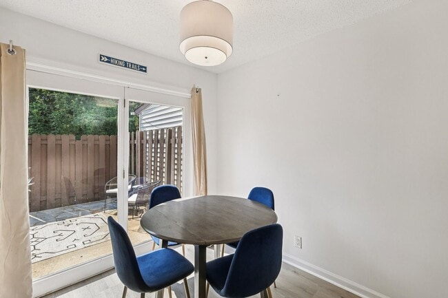 Building Photo - Stunning remodel