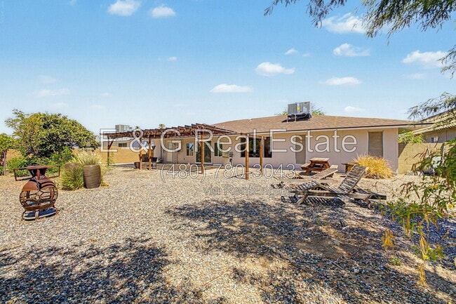 Building Photo - 9847 W Wrangler Dr