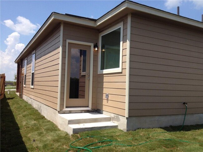 Building Photo - 13701 Abraham Lincoln St