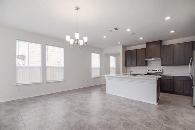 Building Photo - 210 Adeline Dr