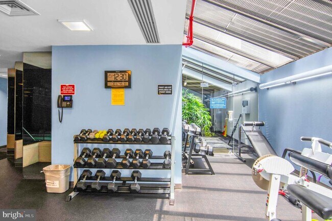 Building Photo - 1530 Key Blvd