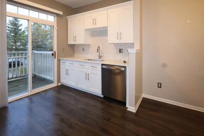 Building Photo - 39194 Brookfield Dr