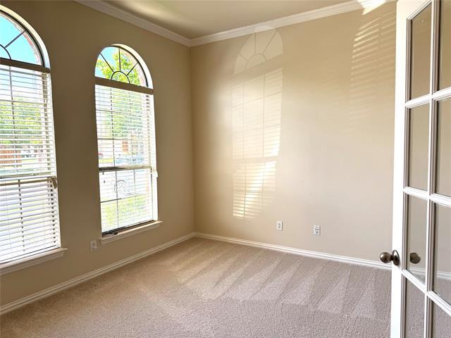 Building Photo - 2619 Cove Dr