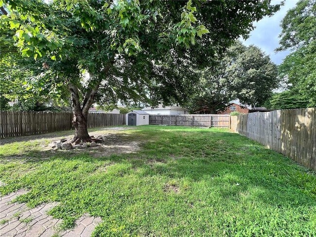 Building Photo - 1812 Kempsville Crossing Ln