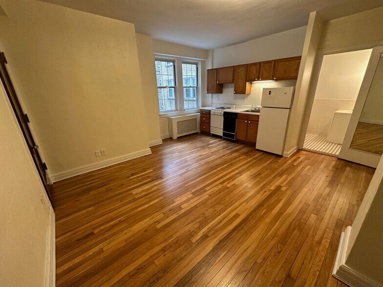 Interior Photo - New King Edward Apartments