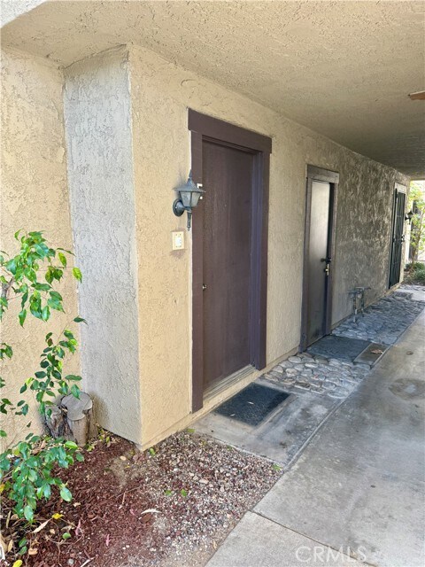 Building Photo - 9385 Mesa Verde Dr