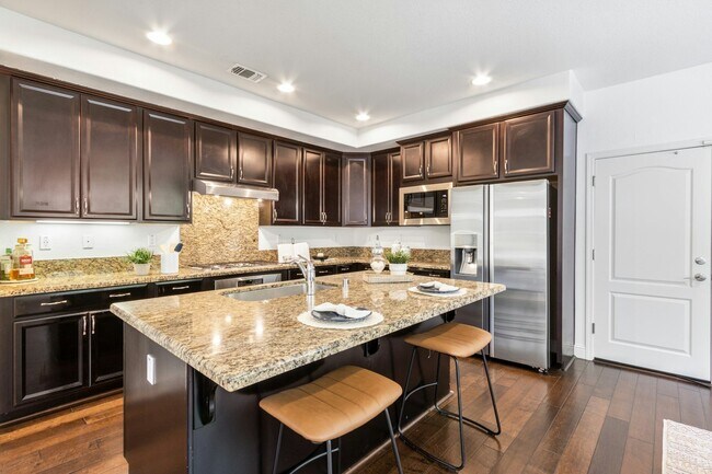 Building Photo - 3069 Vittoria Loop