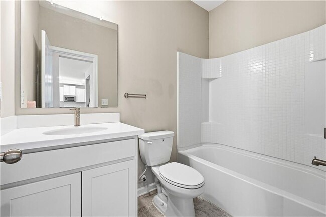 Building Photo - 156 Round Pond Dr