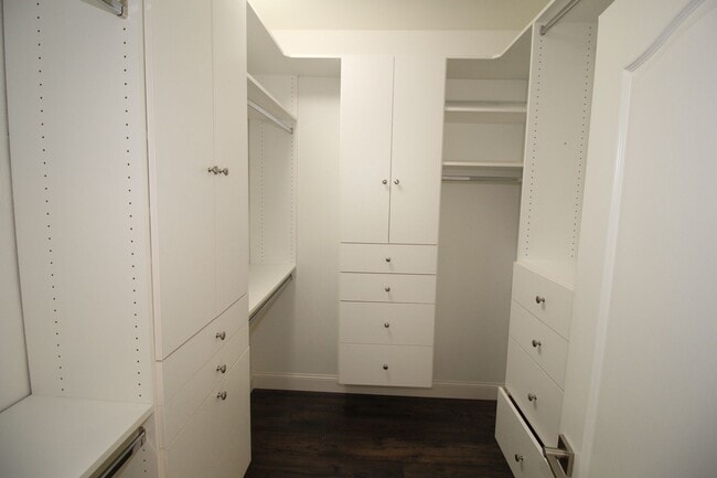 Building Photo - 2102 Makenna Dr