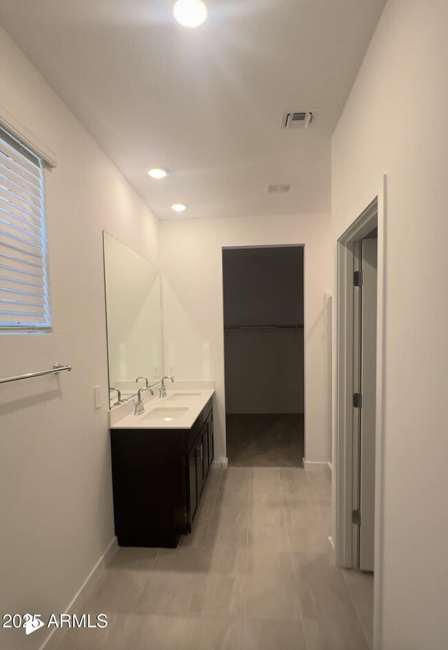 Building Photo - 2026 S 242nd Ave