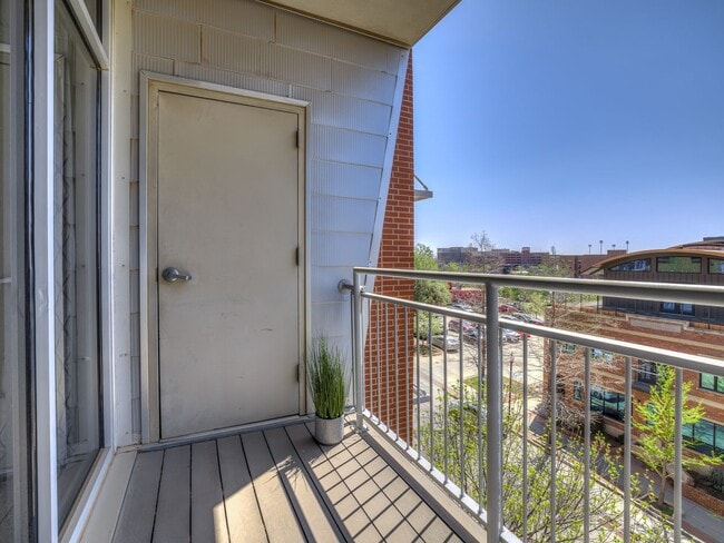 Building Photo - Military/First Responder Discount Available- 3 Bedroom/2 Bath  Downtown OKC Condo WITH 2 Covered ...