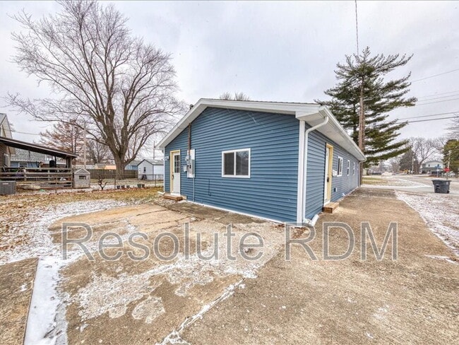 Building Photo - 1252 S Waugh St