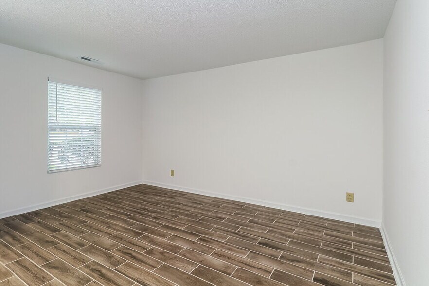 Building Photo - 7010 Sycamore Grove Ct