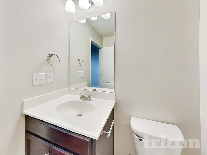 Building Photo - 8755 Longnor St