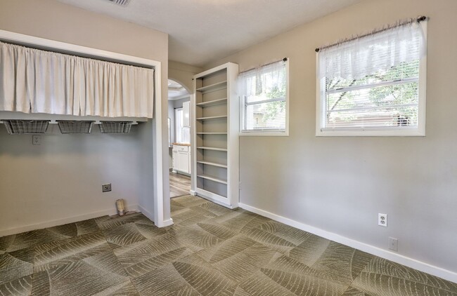 Building Photo - 2 Bedroom 1 Bathroom House in Texarkana, TX
