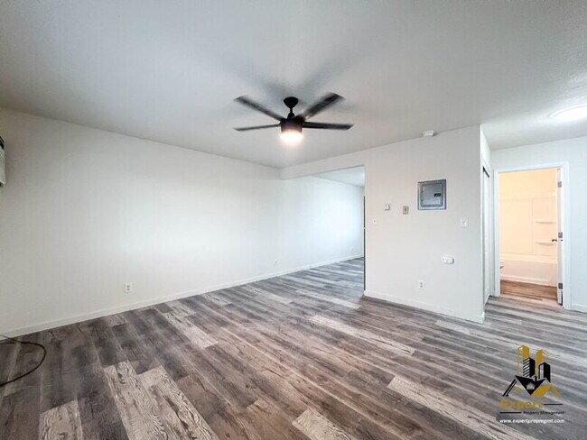 Building Photo - 1507 Nogales St