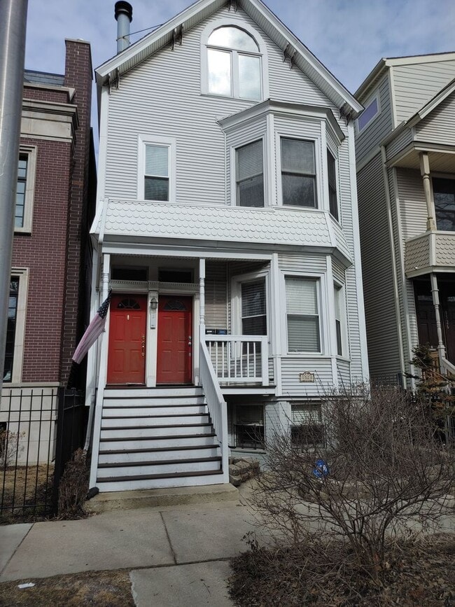 Primary Photo - 1528 W Wellington Ave
