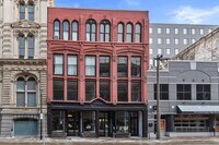 Building Photo - 534 N Water St