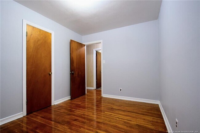 Building Photo - 809 Minurva Ct