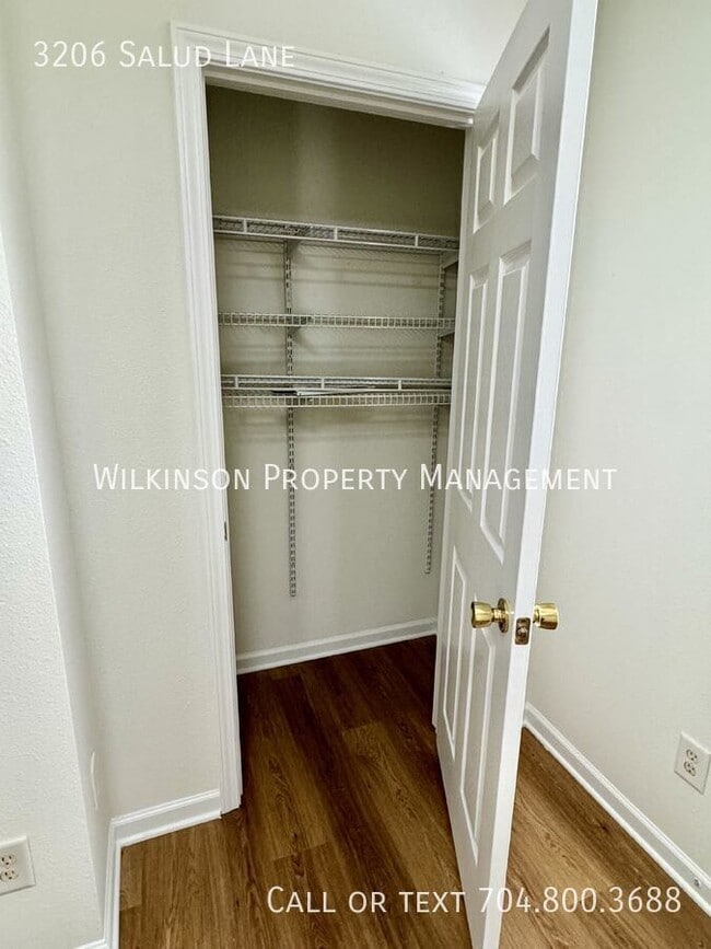 Building Photo - 3206 Salud Ln