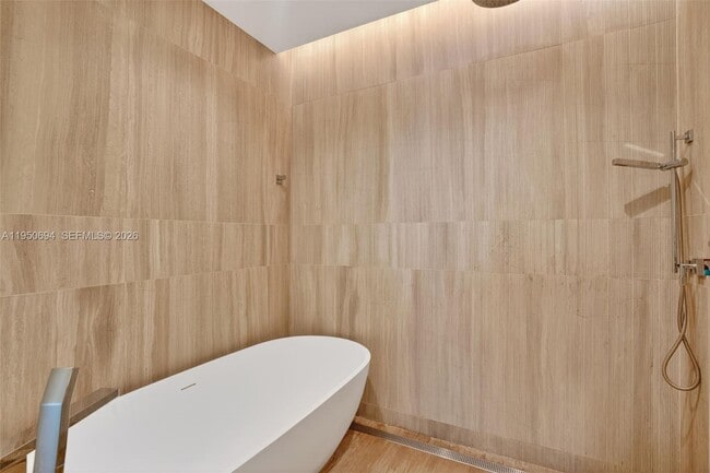 Building Photo - 5775 Collins Ave