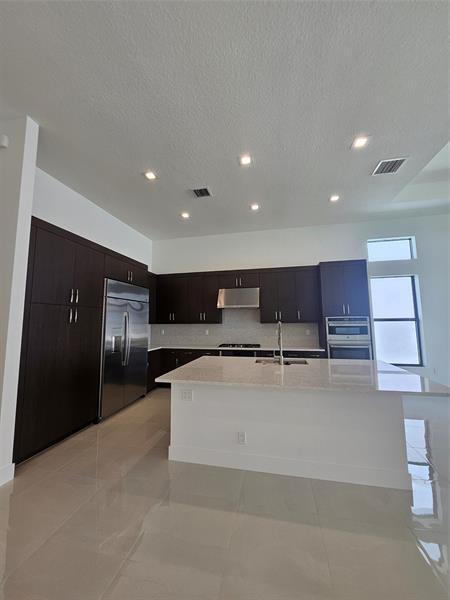 Building Photo - 9421 Tulip Leaf Ct
