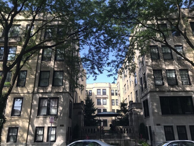Building Photo - 3606 N Pine Grove Ave