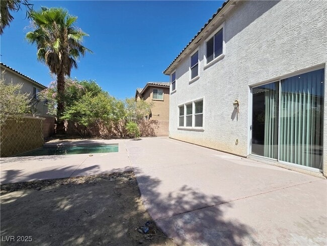 Building Photo - 10865 Wallflower Ave